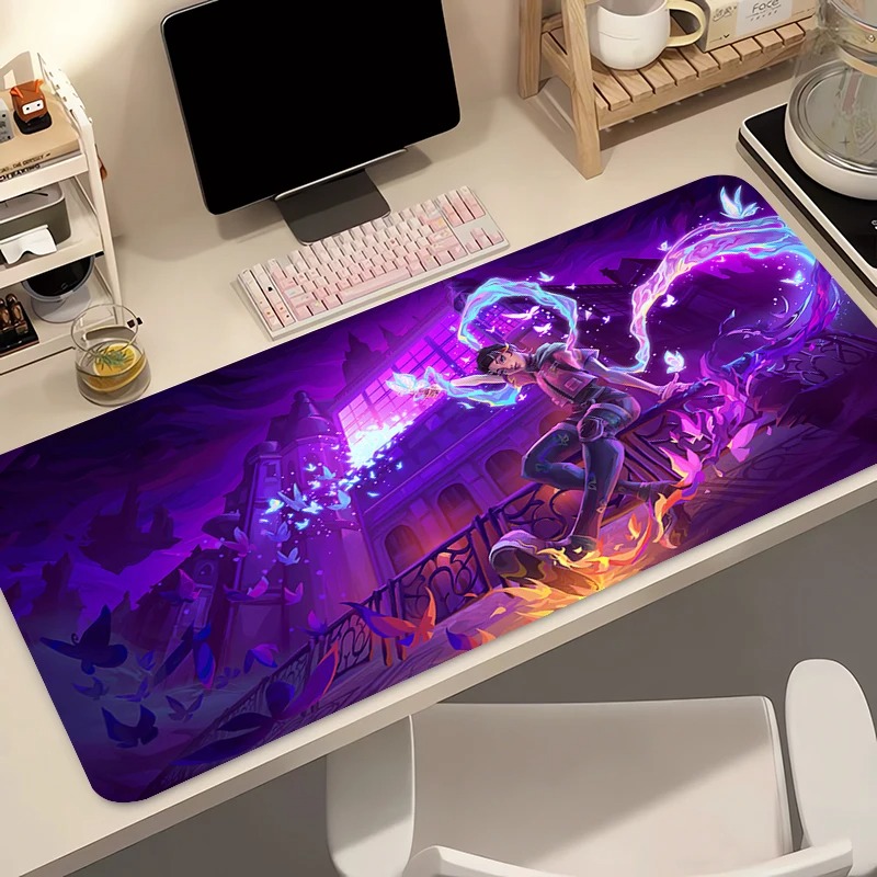 لوحة ماوس للألعاب بتصميم أنمي  - مراجعة Pc Gaming Lounge وسعره